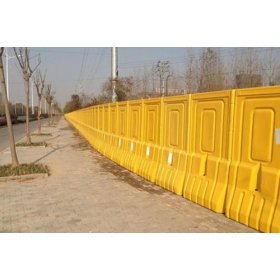 呼和浩特市公路高栏水马厂家_道路围栏水马_厂家_价格